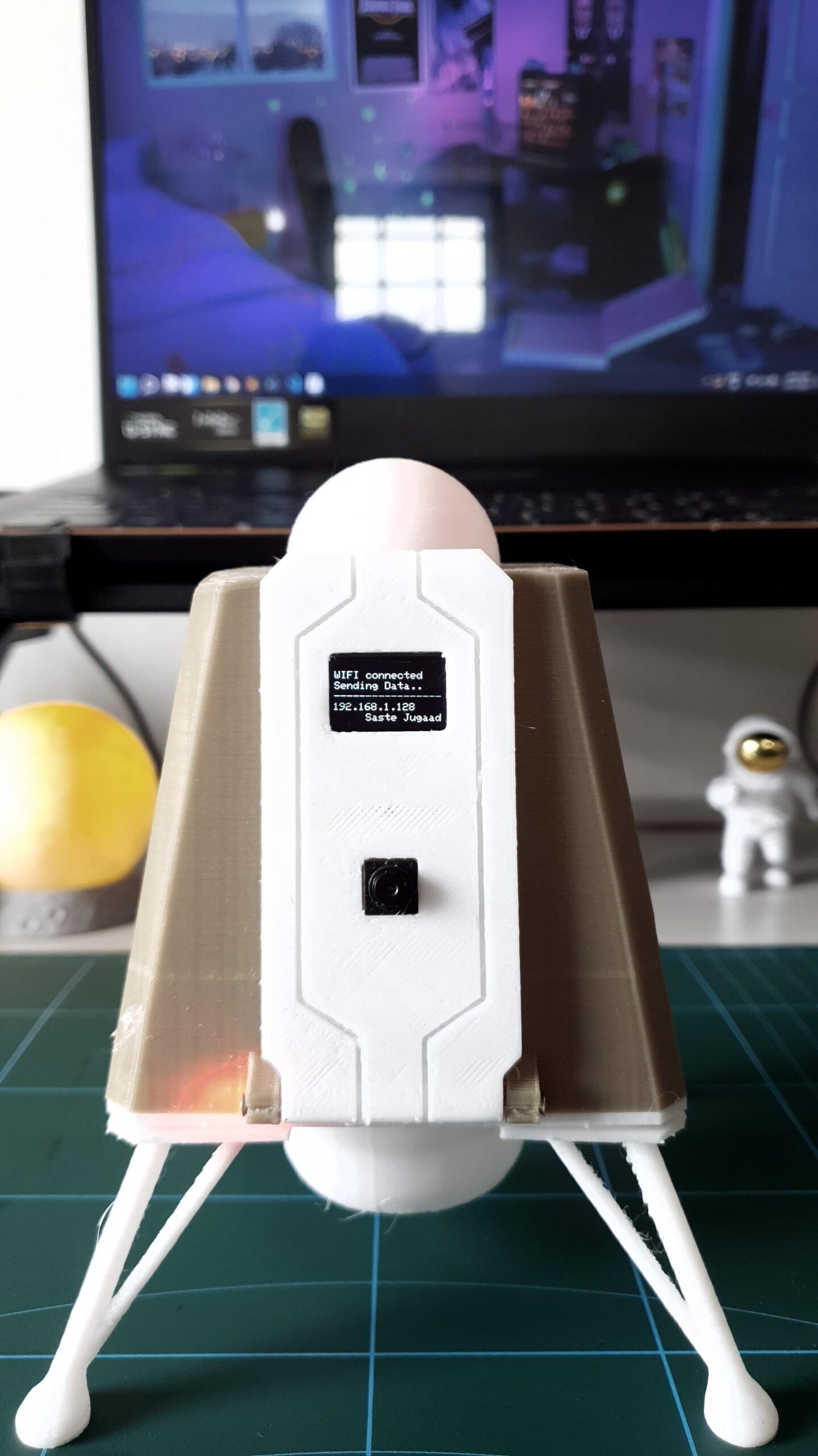 build a model planetary lander with micro:bit and an... 3D Printer Moon Lander Simulator - Bench Robotics